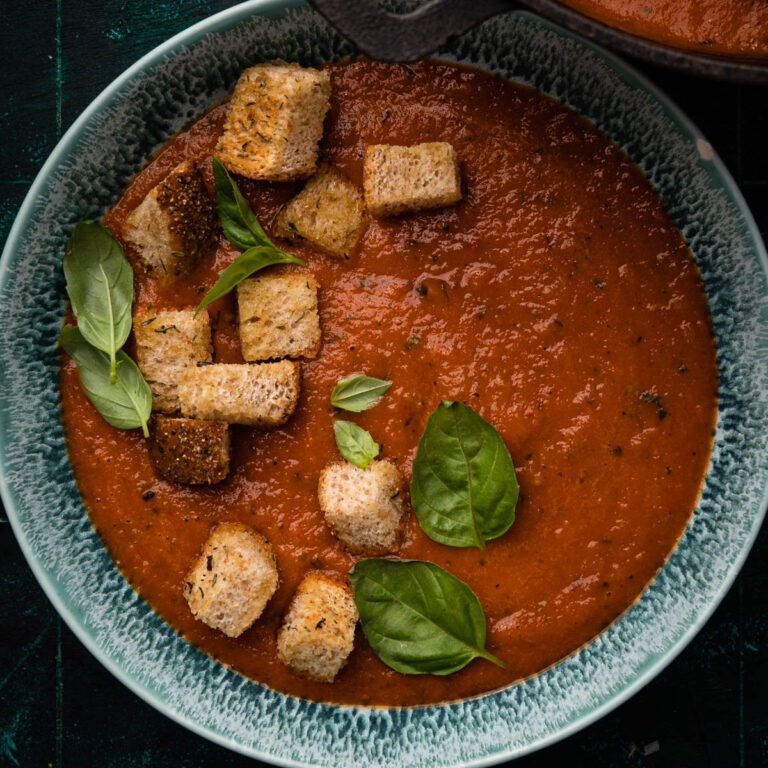 Easy Vegan Tomato Soup Recipe (With Basil)