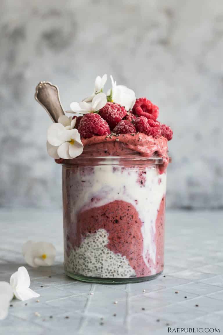 Vanilla Chia Seed Pudding + Raspberry Smoothie