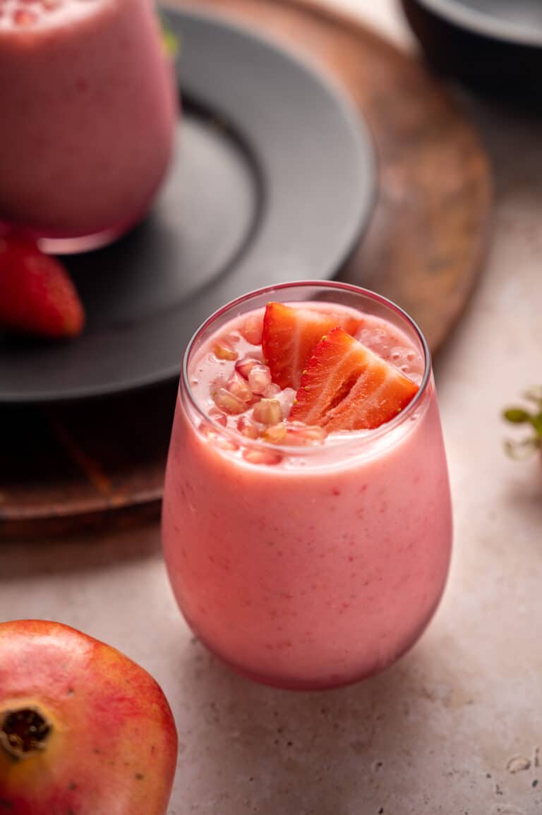 Healthy Pomegranate Smoothie Recipe With Strawberries