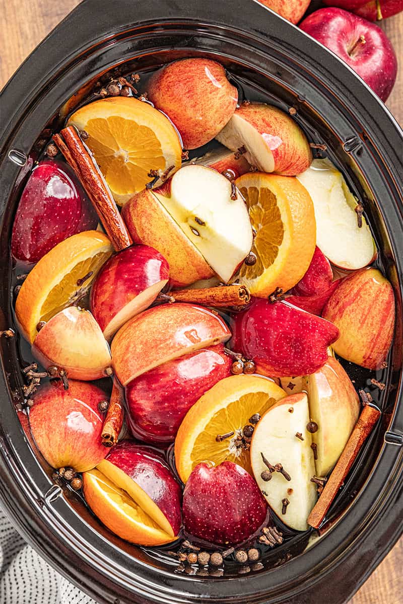 A vegan crockpot recipe featuring apples and cinnamon.