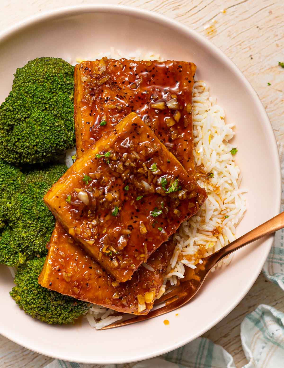 Vegan tofu dish with broccoli.