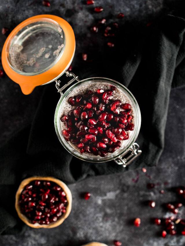 Pomegranate Chia Pudding Recipe (5 Minutes Of Prep)