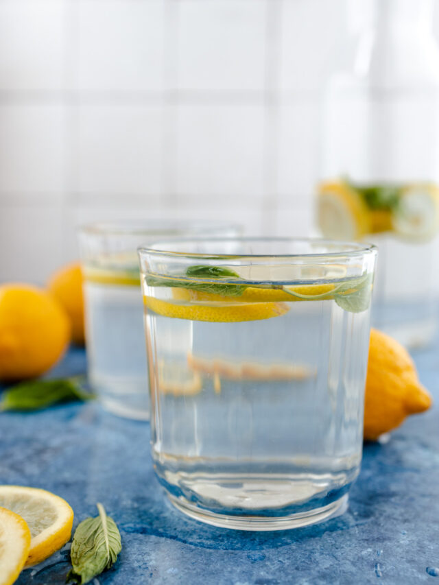 Lemon Water (Easy 5-Minute Recipe)