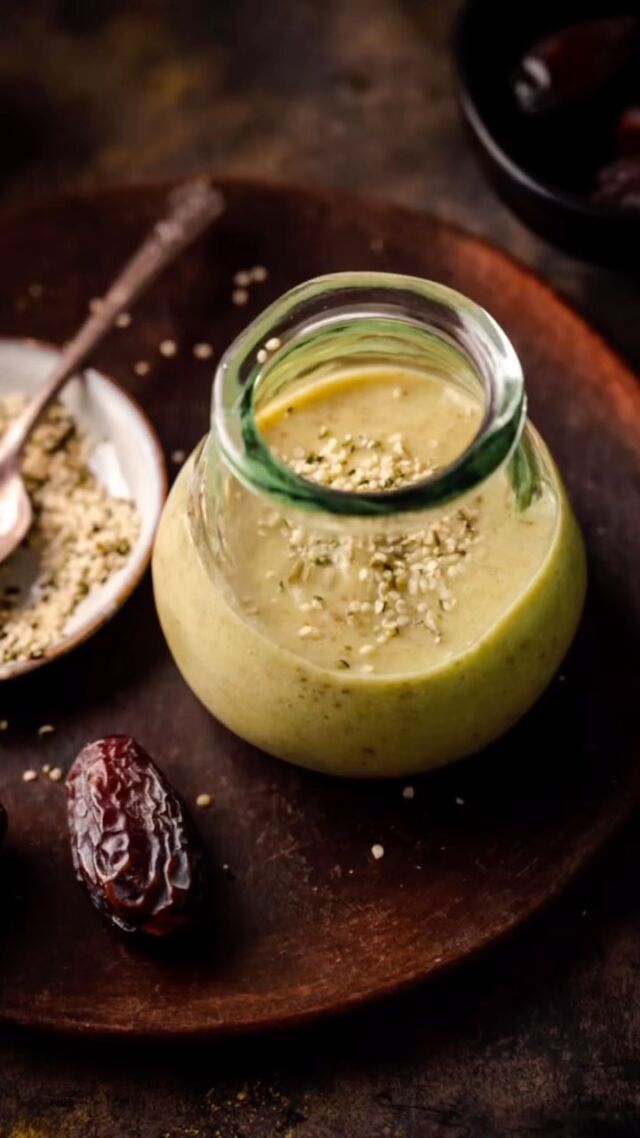 Look no further than this avocado banana smoothie recipe for the perfect creamy smoothie! Brimming with healthy fats and the natural sweetness of bananas and Medjool dates. It’s a great choice for a healthy breakfast or an afternoon snack. Just one sip, and it’s sure to be your new go-to smoothie!
⠀⠀⠀⠀⠀⠀⠀⠀⠀
#raepublic #avocadosmoothie #avocadosmoothies #avcadolover #healthyfats #vegansmoothie