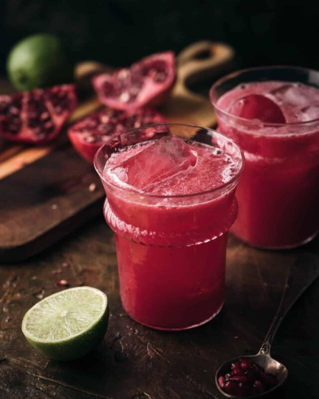 This pomegranate limeade is so tasty that you’ll wish you made more. It’s the perfect Fall mocktail for the perfect night! This pomegranate mocktail is sweetened with maple syrup instead of simple syrup making it refined sugar-free.
#raepublic #limezest #limeade #pomegranate #pomegranateseeds #pomegranatejuice
⠀⠀⠀⠀⠀⠀⠀⠀⠀
👉🏻 Link in bio or:
https://raepublic.com/pomegranate-limeade/
